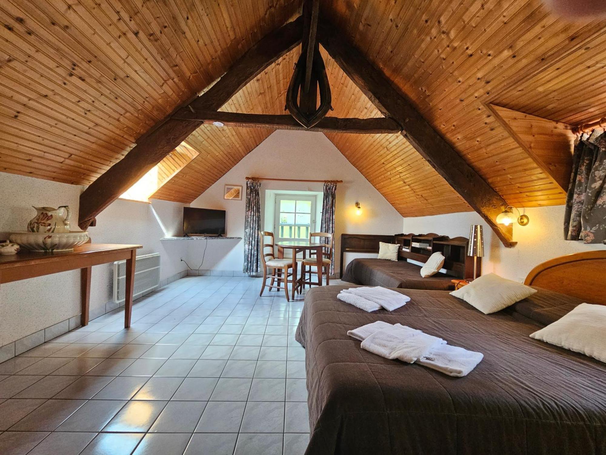 L'Auberge De La Porte Saint-Jouan-des-Guérets Værelse billede